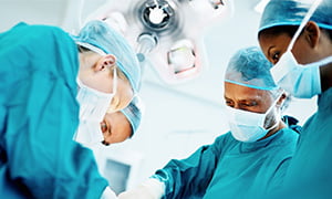 Ärzte im OP bei einer Operation