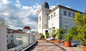 Wandelgang der Park-Klinik Birkenwerder